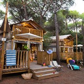 Glampingunterkunft: Camping Etruria - Vacanceselect: Airlodge 4 Personen 2 Zimmer Badezimmer von Vacanceselect auf Camping Etruria