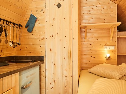 Luxuscamping - Heizung - Tirol - Camping Dreiländereck in Tirol Woodlodges Tannen- und Fichtenhütte