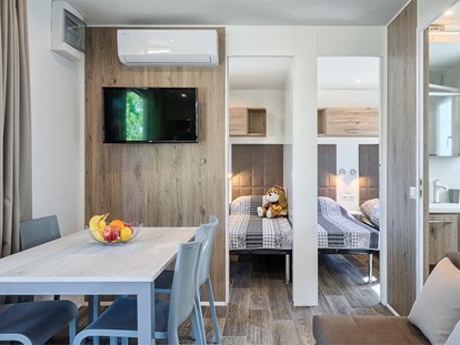 Luxuscamping - getrennte Schlafbereiche - Tar - Camping Resort Lanterna - Meinmobilheim Prestige Family auf dem Lanterna Premium Camping Resort