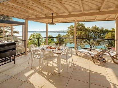 Luxuscamping - TV - Funtana - Istra Premium Camping Resort - Meinmobilheim Marbello Premium Suite auf dem Istra Premium Camping Resort