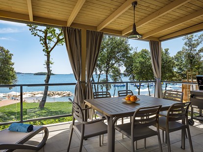 Luxuscamping - Terrasse - Funtana - Istra Premium Camping Resort - Meinmobilheim Marbello Premium auf dem Istra Premium Camping Resort