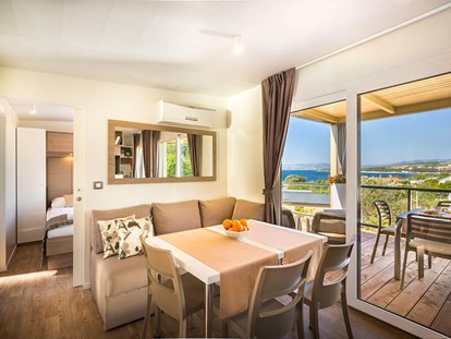 Luxuscamping - Sonnenliegen - Poreč - Istra Premium Camping Resort - Meinmobilheim Bella Vista Premium auf dem Istra Premium Camping Resort