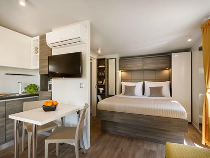 Luxuscamping - Preisniveau: exklusiv - Funtana - Istra Premium Camping Resort - Meinmobilheim Bella Vista Premium Camping Chalet auf dem Istra Premium Camping