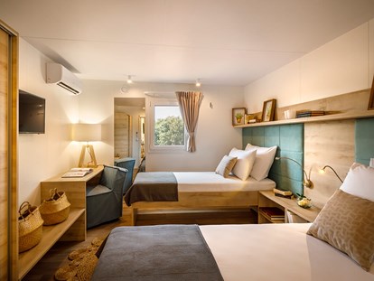 Luxuscamping - TV - Funtana - Istra Premium Camping Resort - Meinmobilheim Bella Vista Deluxe Villa auf dem Istra Premium Camping Resort