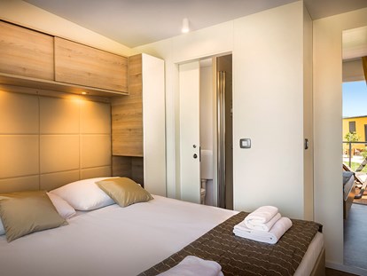 Luxuscamping - getrennte Schlafbereiche - Poreč - Istra Premium Camping Resort - Meinmobilheim Bella Vista Premium Family auf dem Istra Premium Camping Resort 
