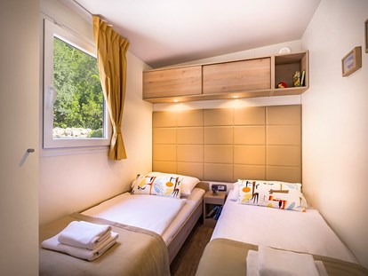 Luxuscamping - Sonnenliegen - Funtana - Istra Premium Camping Resort - Meinmobilheim Bella Vista Premium Family auf dem Istra Premium Camping Resort 