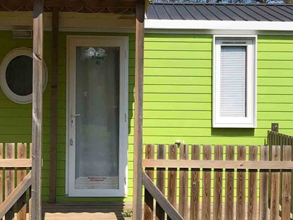 Luxuscamping - Heizung - Ardennes - Parcs Naturels - O'Hara Mobilheim, 6 person 3 Schlafzimmer, Douche, Wc. - Camping Neumuehle Muellerthal O'Hara MobilHeim, Camping Neumuehle Muellerthal. 6 Person. Douche Wc.