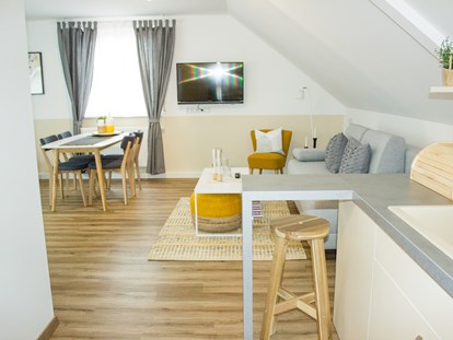 Luxuscamping - Terrasse - Bayern - Mieten Sie unser Appartement für 2 - 4 Personen - Lech Camping Schlaf-Fass bei Lech Camping