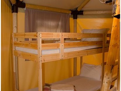 Luxuscamping - Dusche - Campalto - Glamping-Zelte: Schlafzimmer mit Etagenbett - Camping Rialto Glampingzelte auf Camping Rialto