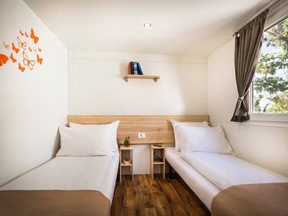 Luxuscamping - getrennte Schlafbereiche - Njivice - Campingplatz Njivice - Meinmobilheim Gold auf dem Campingplatz Njivice