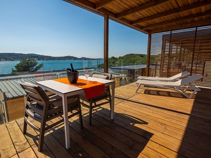 Luxuscamping - Gartenmöbel - Zadar - Olivia Green Camping - Meinmobilheim Luxury Couple Camping Suite Seaview auf dem Olivia Green Camping