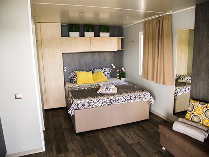 Luxuscamping - Preisniveau: gehoben - Zadar - Šibenik - Olivia Green Camping - Meinmobilheim Premium Couple Camping Villa Seaview auf dem Olivia Green Camping
