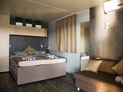 Luxuscamping - Preisniveau: gehoben - Zadar - Olivia Green Camping - Meinmobilheim Premium Couple Camping Villa Seaview auf dem Olivia Green Camping