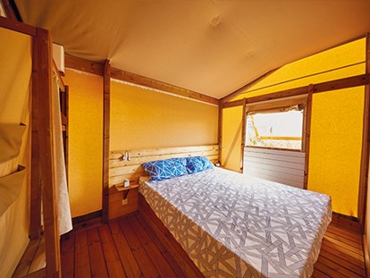 Luxuscamping - Art der Unterkunft: Safari-Zelt - Hérault - Camping Le Castellas - Vacanceselect Ecoluxe Zelt 4/5 Personen 2 Zimmer von Vacanceselect auf Camping Le Castellas