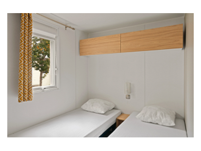 Luxuscamping - getrennte Schlafbereiche - Montpellier - Camping Le Castellas - Vacanceselect Mobilheim Moda 6 Personen 3 Zimmer 2 Badezimmer von Vacanceselect auf Camping Le Castellas