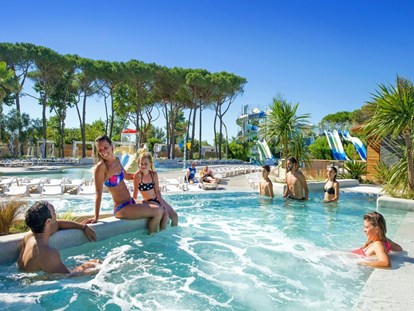 Luxuscamping - Grill - Montpellier - Camping Le Castellas - Vacanceselect Mobilheim Premium 4/5 Personen 2 Zimmer von Vacanceselect auf Camping Le Castellas