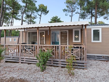 Luxuscamping - Bad und WC getrennt - Korsika  - Camping Domaine d'Anghione - Vacanceselect Mobilheim Premium 6 Personen 3 Zimmer von Vacanceselect auf Camping Domaine d'Anghione