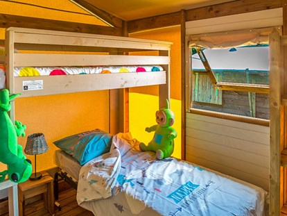 Luxuscamping - Art der Unterkunft: Safari-Zelt - Gironde - Camping Atlantic Club Montalivet - Vacanceselect Ecoluxe Zelt 4/5 Personen 2 Zimmer von Vacanceselect auf Camping Atlantic Club Montalivet