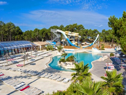 Luxuscamping - Dusche - Gironde - Camping Atlantic Club Montalivet - Vacanceselect Airlodge 4 Personen 2 Zimmer Badezimmer von Vacanceselect auf Camping Atlantic Club Montalivet