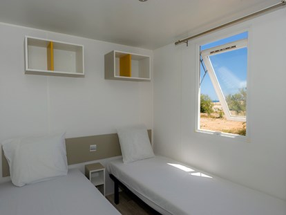 Luxuscamping - Terrasse - Hérault - Camping Le Palavas - Vacanceselect Mobilheim Moda 6 Personen 3 Zimmer Klimaanlage von Vacanceselect auf Camping Le Palavas