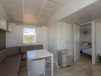Luxuscamping - WC - Montpellier - Camping Le Palavas - Vacanceselect Mobilheim Privilege Club 6 Personen 3 Zimmer Whirlpool von Vacanceselect auf Camping Le Palavas