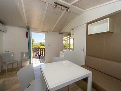 Luxuscamping - Klimaanlage - Languedoc-Roussillon - Camping Le Palavas - Vacanceselect Mobilheim Privilege Club 6 Personen 3 Zimmer Whirlpool von Vacanceselect auf Camping Le Palavas