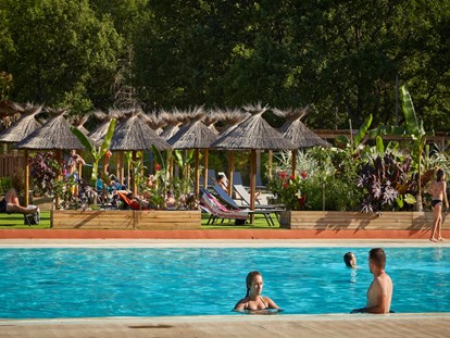 Luxuscamping - Klimaanlage - Gréoux-les-Bains - Camping Verdon Parc - Vacanceselect Mobilheim Privilege Club 4 Pers 2 Zimmer Tropische Dusche von Vacanceselect auf Camping Verdon Parc