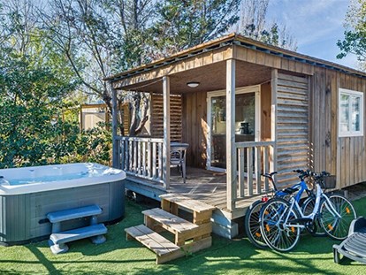 Luxuscamping - Dusche - Languedoc-Roussillon - Camping Les Dunes - Vacanceselect Mobilheim Privilege Club 2 Personen 1 Zimmer Whirlpool von Vacanceselect auf Camping Les Dunes