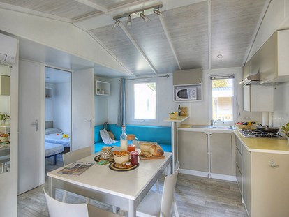 Luxury camping - Kochmöglichkeit - Toulon - Camping La Plage d'Argens - Vacanceselect Mobilheim Privilege 6 Personen 3 Zimmer von Vacanceselect auf Camping La Plage d'Argens