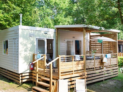 Luxuscamping - Kochmöglichkeit - Toskana - Camping Park Albatros Village - Vacanceselect Mobilheim Moda 6 Personen 3 Zimmer Klimaanlage 2 Badezimmer von Vacanceselect auf Camping Park Albatros Village