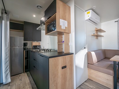 Luxuscamping - Dusche - Les Mathes - Camping Palmyre Loisirs - Vacanceselect Mobilheim Moda 6 Personen 3 Zimmer Klimaanlage von Vacanceselect auf Camping Palmyre Loisirs