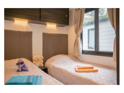 Luxuscamping - getrennte Schlafbereiche - Istrien - Camping Park Umag - Vacanceselect Mobilheim Moda 6 Personen 3 Zimmer AC Geschirrspüler von Vacanceselect auf Camping Park Umag