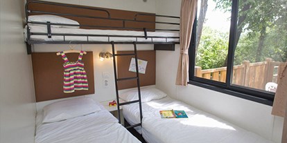 Luxuscamping - Bad und WC getrennt - Istrien - Camping Bijela Uvala - Vacanceselect Mobilheim Moda 5/6 Personen 2 Zimmer Klimaanlage von Vacanceselect auf Camping Bijela Uvala