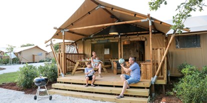 Luxuscamping - Heizung - Istrien - Camping Valkanela - Vacanceselect Safarizelt XXL 4/6 Personen 3 Zimmer Badezimmer von Vacanceselect auf Camping Valkanela