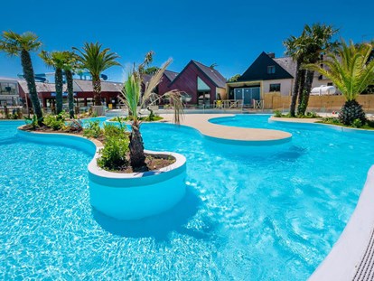Luxuscamping - Dusche - Bretagne - Camping L'Atlantique - Vacanceselect Mobilheim Moda 6 Pers 3 Zimmer AC 2 Badezimmer von Vacanceselect auf Camping L'Atlantique