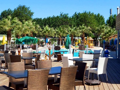 Luxuscamping - Preisniveau: exklusiv - Toulon - Camping Holiday Marina - Vacanceselect Mobilheim Moda 6 Personen 3 Zimmer Klimaanlage von Vacanceselect auf Camping Holiday Marina