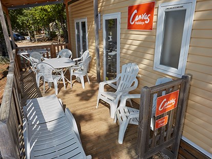 Luxuscamping - Kaffeemaschine - Hérault - Camping Les Méditerranées - Beach Garden - Vacanceselect Mobilheim Moda 6 Pers 3 Zimmer AC von Vacanceselect auf Camping Les Méditerranées - Beach Garden