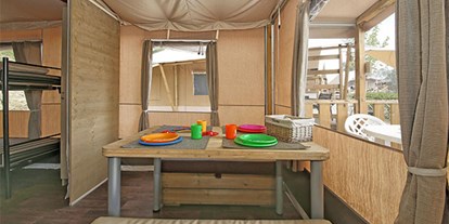 Luxury camping - Camping Bella Italia - Vacanceselect Lodgezelt Deluxe 5/6 Personen 2 Zimmer Badezimmer von Vacanceselect auf Camping Bella Italia