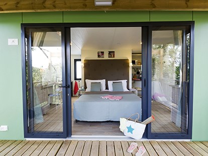 Luxuscamping - Preisniveau: exklusiv - Gardasee - Camping Weekend - Vacanceselect Cubesuite 2/3 Personen von Vacanceselect auf Camping Weekend