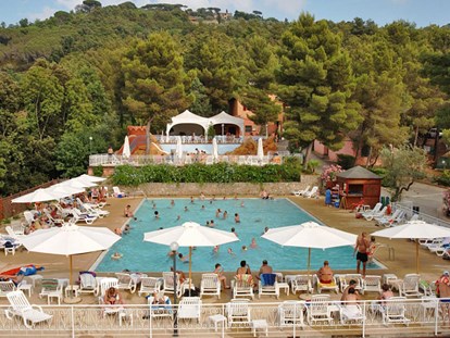 Luxuscamping - Dusche - Livorno - Camping Le Pianacce - Vacanceselect Lodgezelt Deluxe 5/6 Personen 2 Zimmer Badezimmer von Vacanceselect auf Camping Le Pianacce