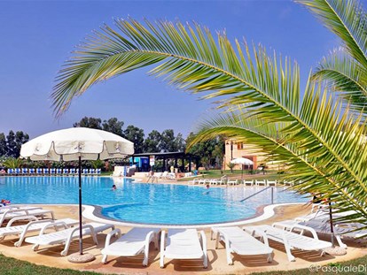 Luxuscamping - Klimaanlage - Costa del Sud - Camping 4 Mori Family Village - Vacanceselect Mobilheim Moda 5/6 Personen 2 Zimmer Klimaanlage von Vacanceselect auf Camping 4 Mori Family Village