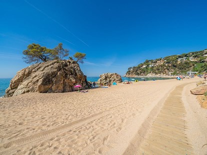 Luxuscamping - getrennte Schlafbereiche - Lloret de Mar - Camping Cala Canyelles - Vacanceselect Cocosuite 4 Personen 2 Zimmer  von Vacanceselect auf Camping Cala Canyelles