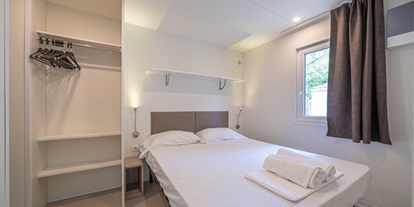 Luxuscamping - Preisniveau: exklusiv - Venedig - Union Lido - Vacanceselect Mobilheim Moda 6 Personen 3 Zimmer Klimaanlage von Vacanceselect auf Camping Union Lido