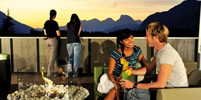 Luxuscamping - Sonnenliegen - Region Innsbruck - Panoramaterrasse - Nature Resort Natterer See Safari-Lodge-Zelt "Rhino" am Nature Resort Natterer See