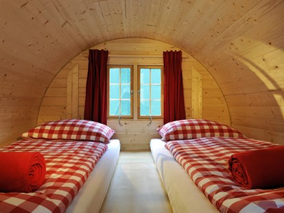 Luxuscamping - Art der Unterkunft: Schlaffass - Tirol - Schlaffässer Innenansicht Schlafbereich - Nature Resort Natterer See Schlaffässer am Nature Resort Natterer See