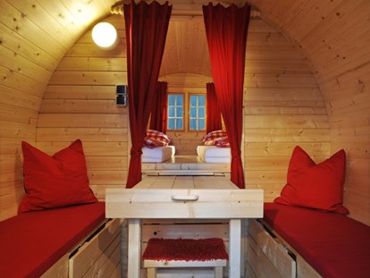 Luxuscamping - Art der Unterkunft: Hütte/POD - Tirol - Schlaffässer Innenansicht - Nature Resort Natterer See Schlaffässer am Nature Resort Natterer See