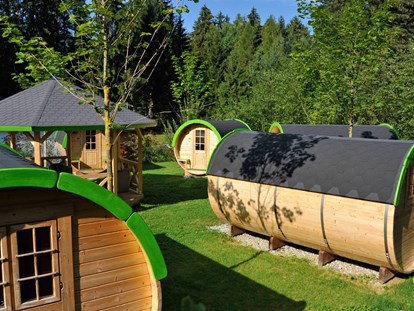 Luxuscamping - Preisniveau: günstig - Schlaffass Dorf - Nature Resort Natterer See Schlaffässer am Nature Resort Natterer See