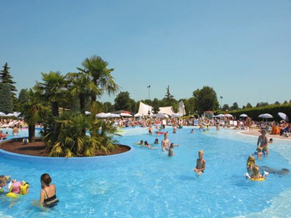 Luxuscamping - Gebetsroither - Camping Bella Italia - Gebetsroither Luxusmobilheim von Gebetsroither am Camping Bella Italia