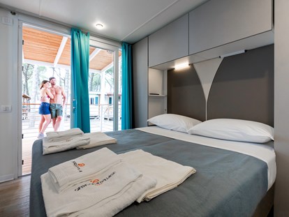 Luxuscamping - Klimaanlage - Cavallino - Doppelzimmer - Camping Ca' Pasquali Village Mobilheim Laguna Platinum auf Camping Ca' Pasquali Village