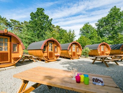 Luxuscamping - Gartenmöbel - Lüneburger Heide - Campingplatz "Auf dem Simpel" Schlaf-Fass auf Campingplatz "Auf dem Simpel"